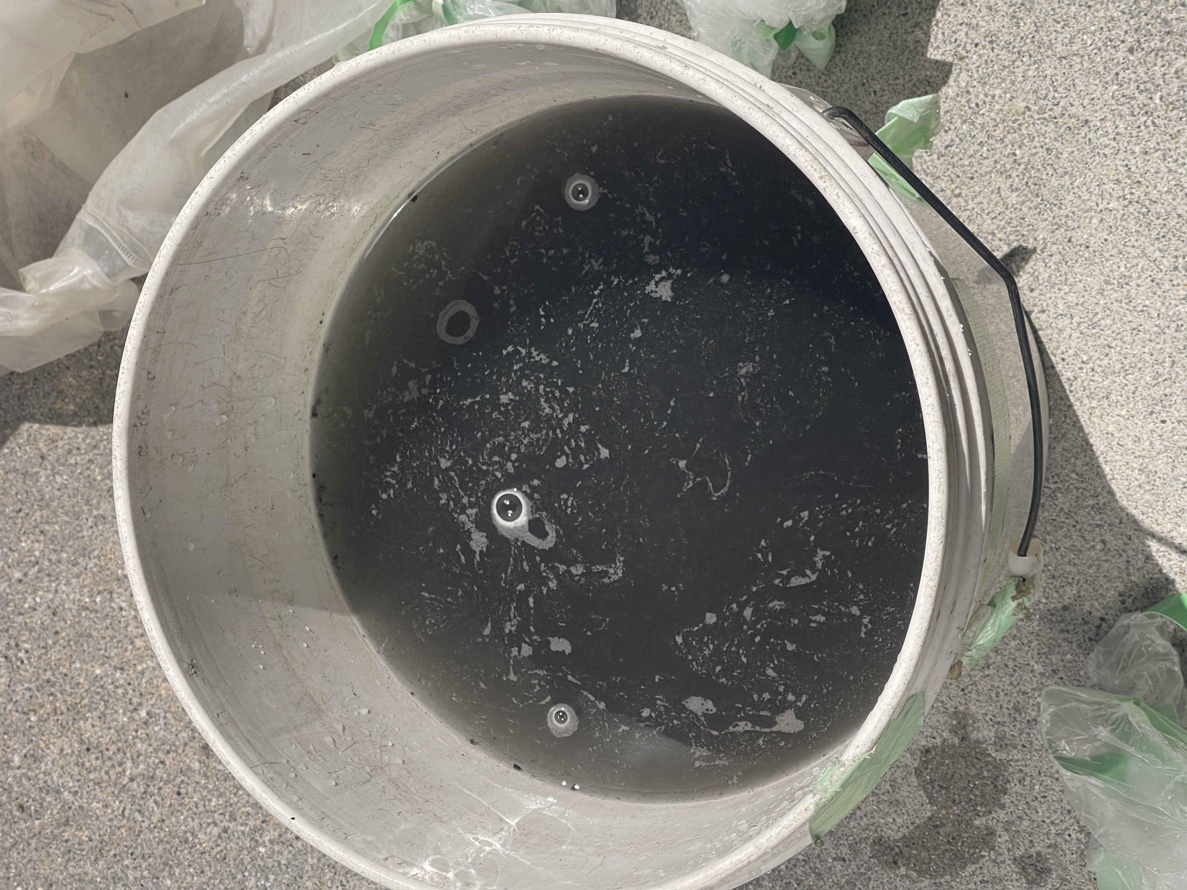 エアコンクリーニング後の汚水｜BCサービス